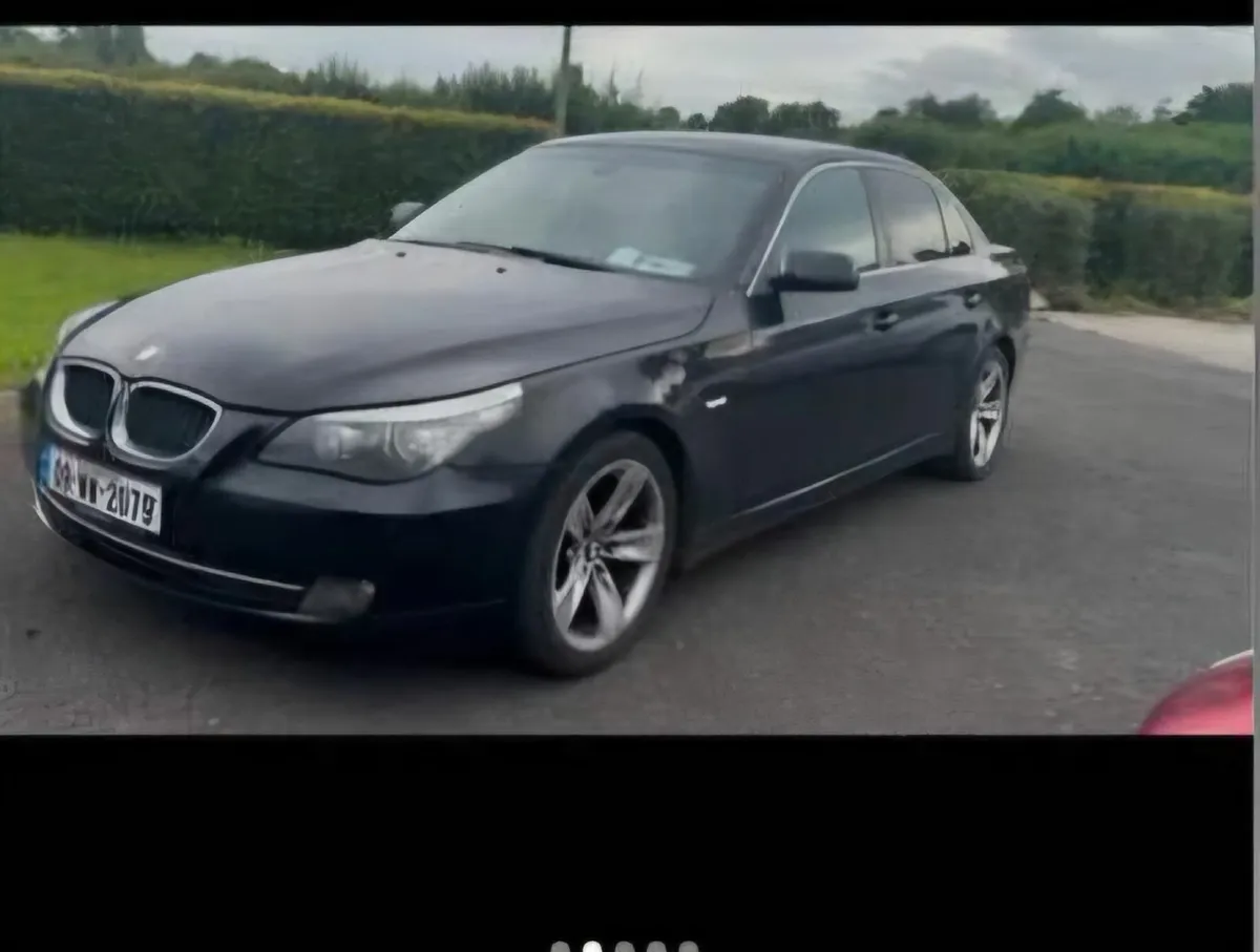 BMW 5-Series 2009 - Image 1
