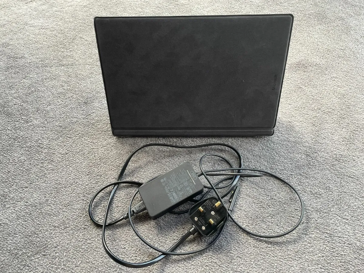 Microsoft Surface Pro 5 - Image 1