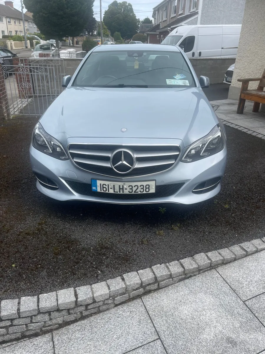 MERCEDES BENZ  E220 BLUETEC SE . - Image 1