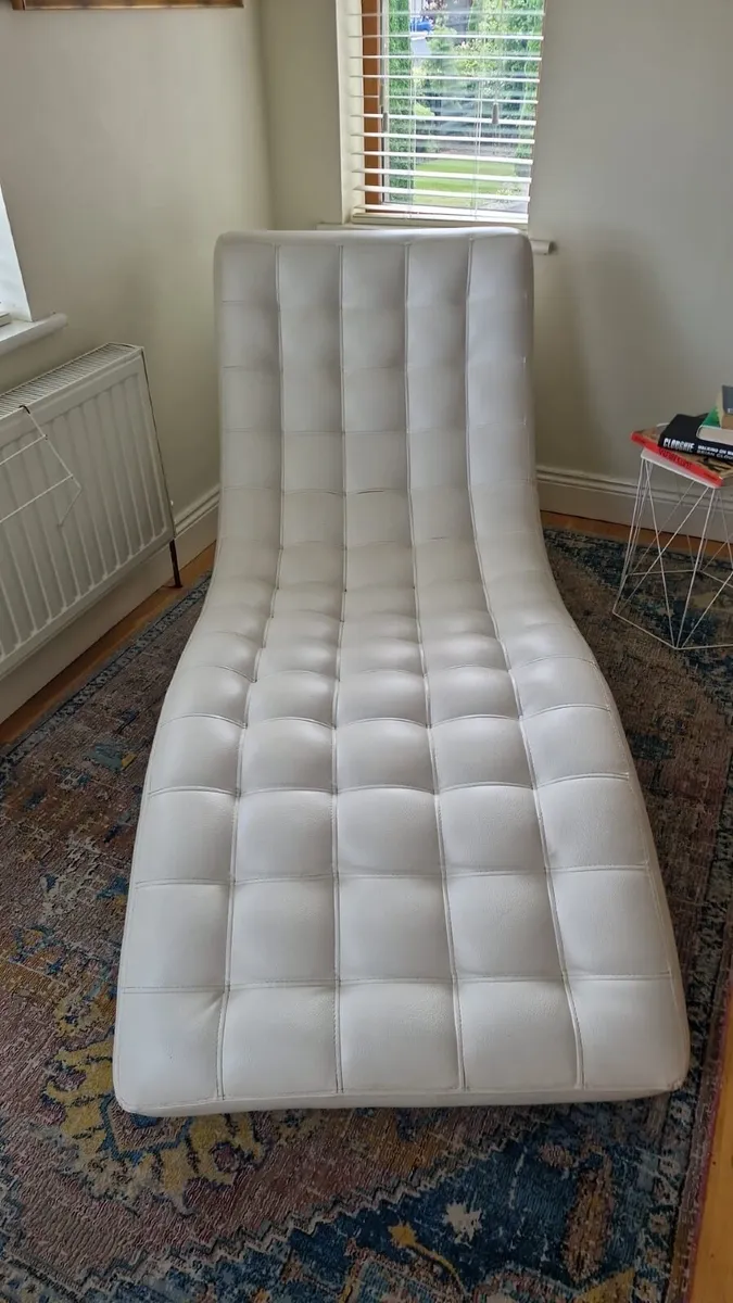 Chaise  lounge - Image 1
