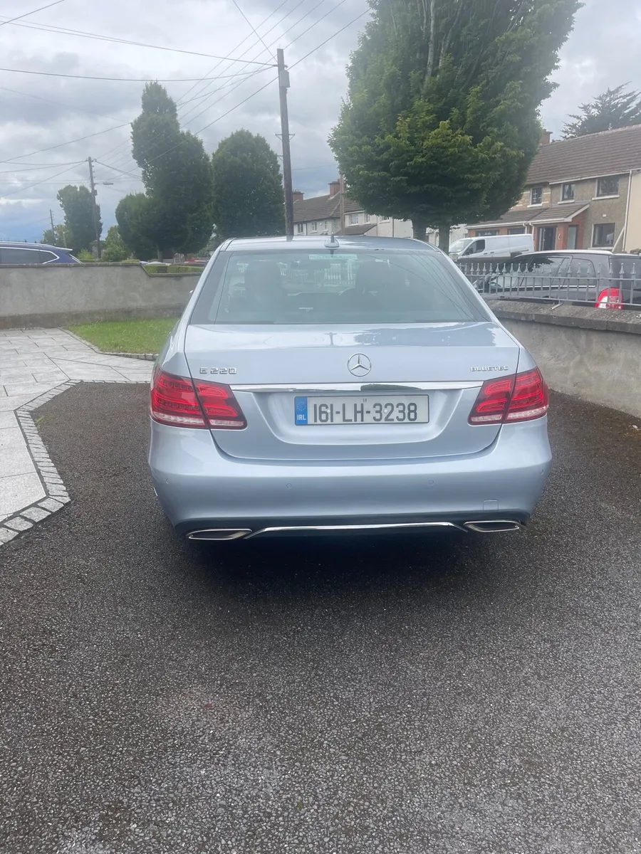 MERCEDES BENZ  E220 BLUETEC SE . - Image 3