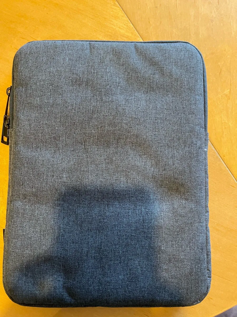 Tablet- IPad case 9 to 11 inches - Image 1