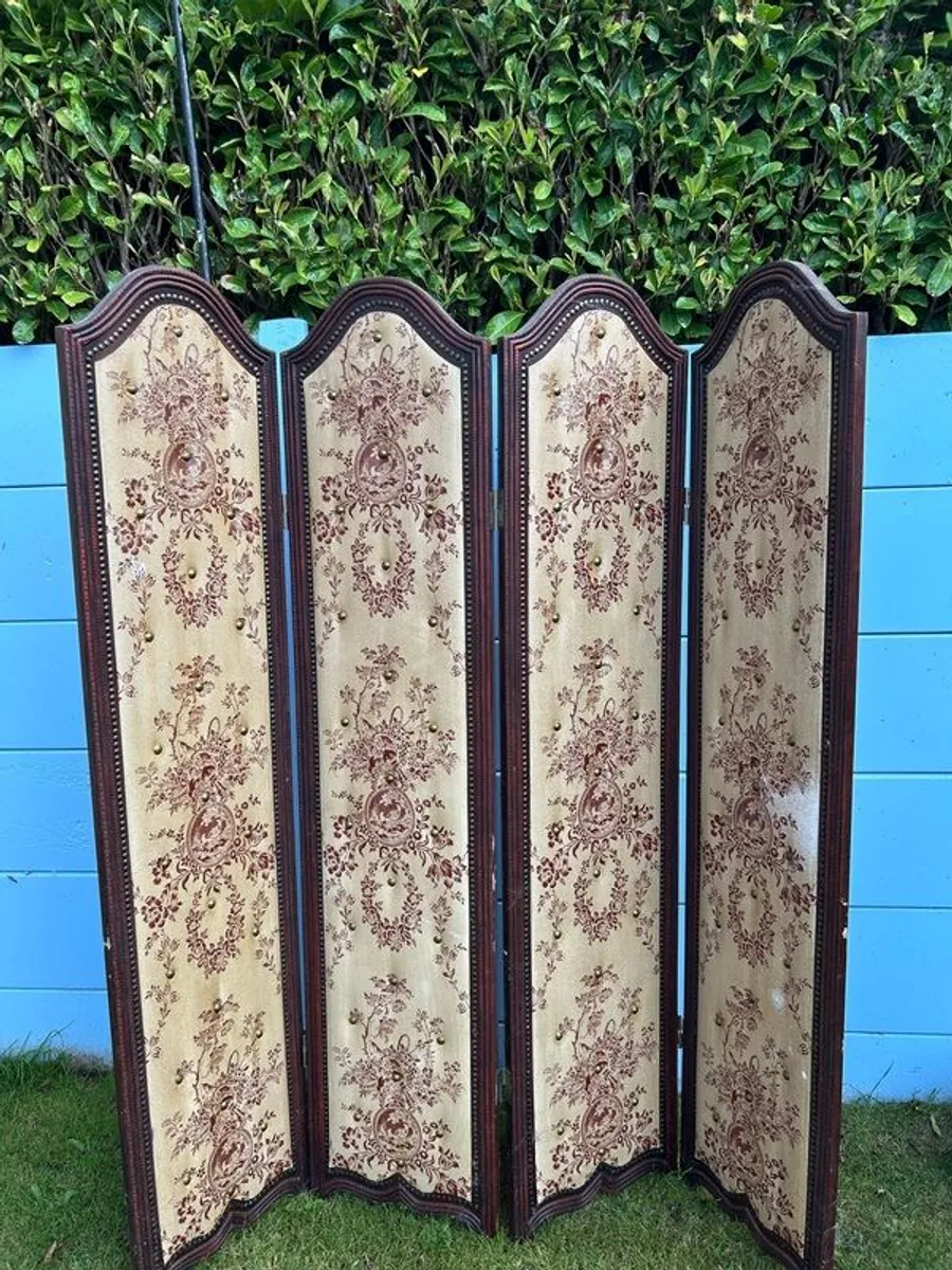 Dressing Screen - Image 1