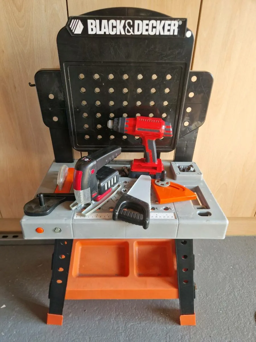Kids work bench - Image 1