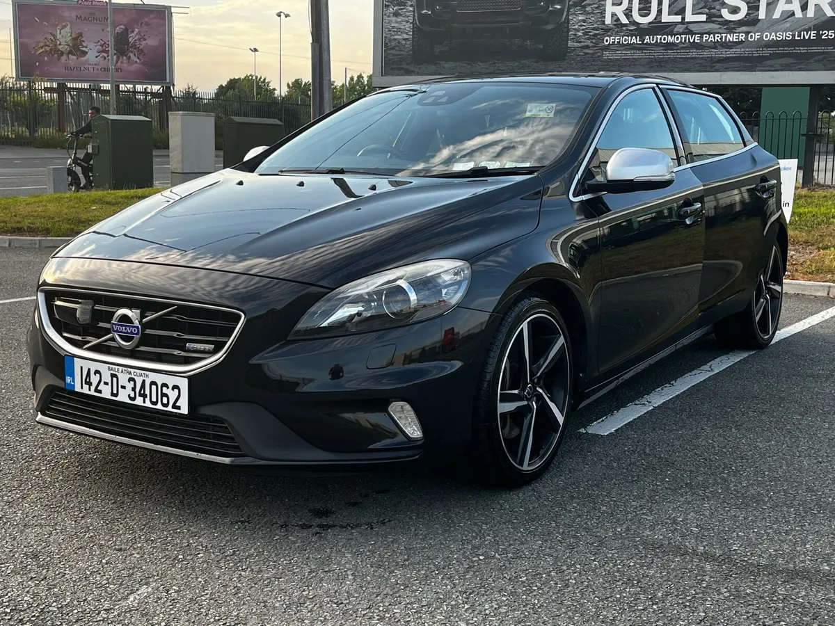 Volvo V40 **T5** Auto ** R Design*242bhp - Image 4