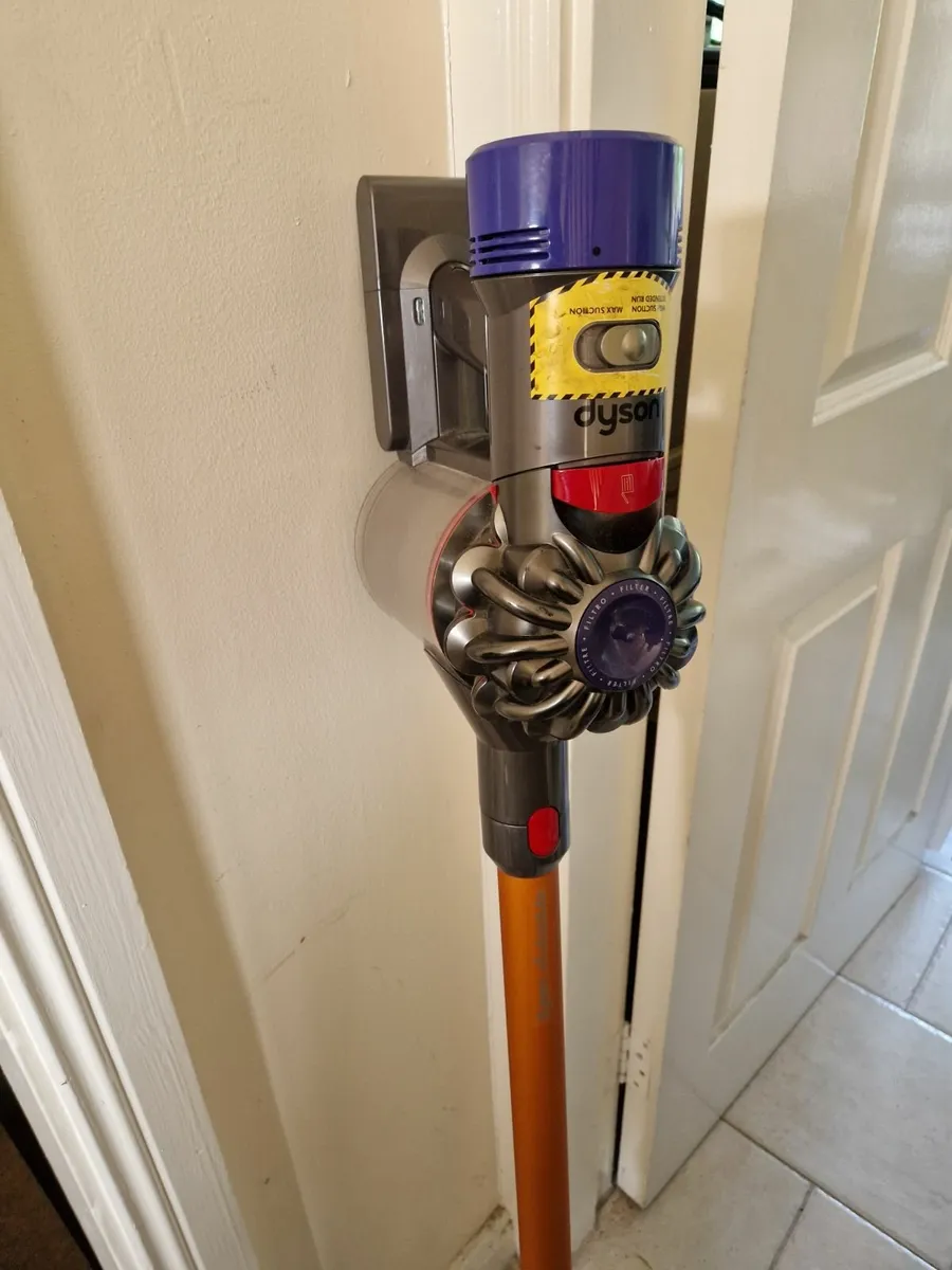 Dyson V8 Absolute Vertical Hoover with charger - Image 2