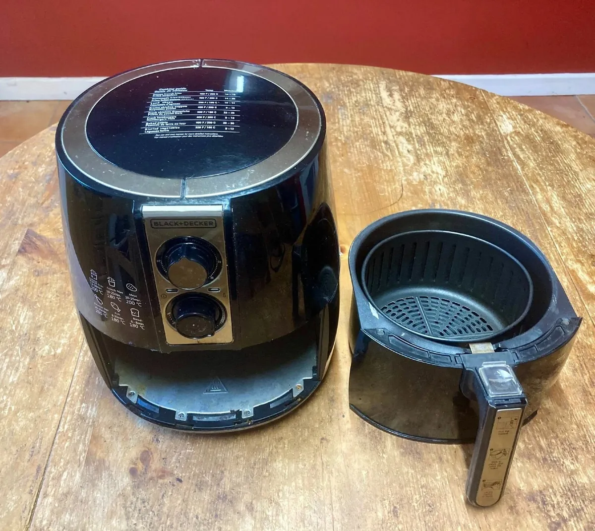 Black+Decker 4L Air Fryer – Oil Free Cooking - Image 1