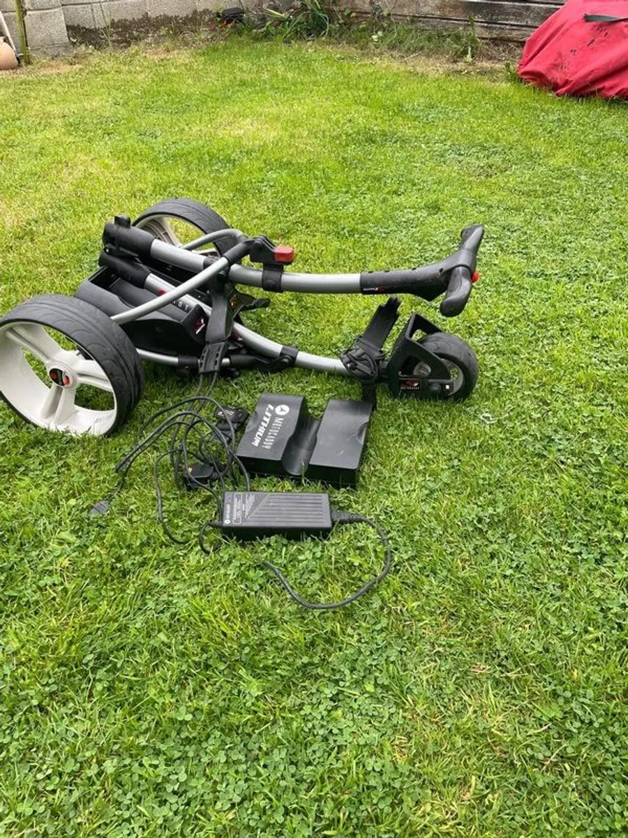 Motocaddy S1 Golf Trolley - Image 2