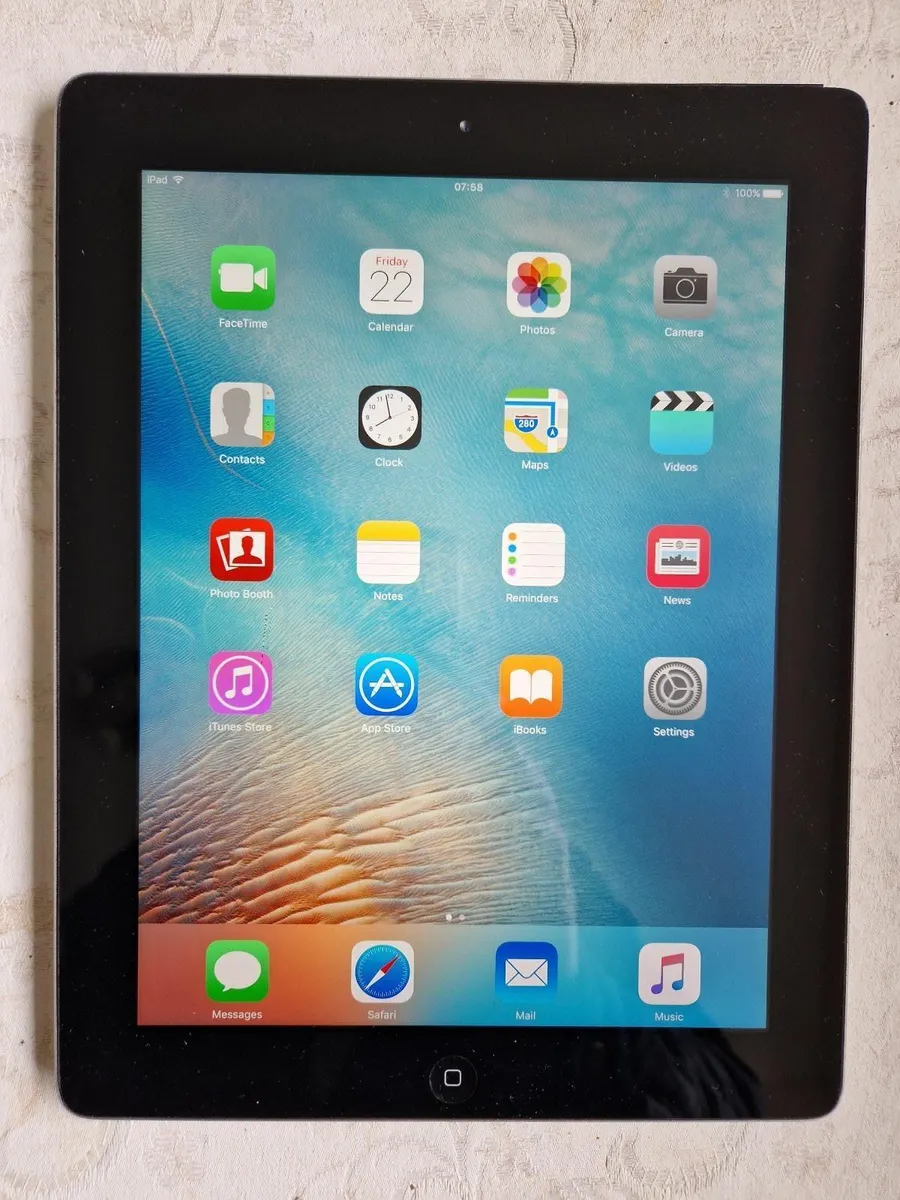 Apple iPAD 3rd Generation, 64GB, Black - Image 4