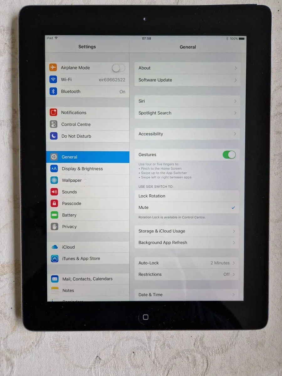 Apple iPAD 3rd Generation, 64GB, Black - Image 2