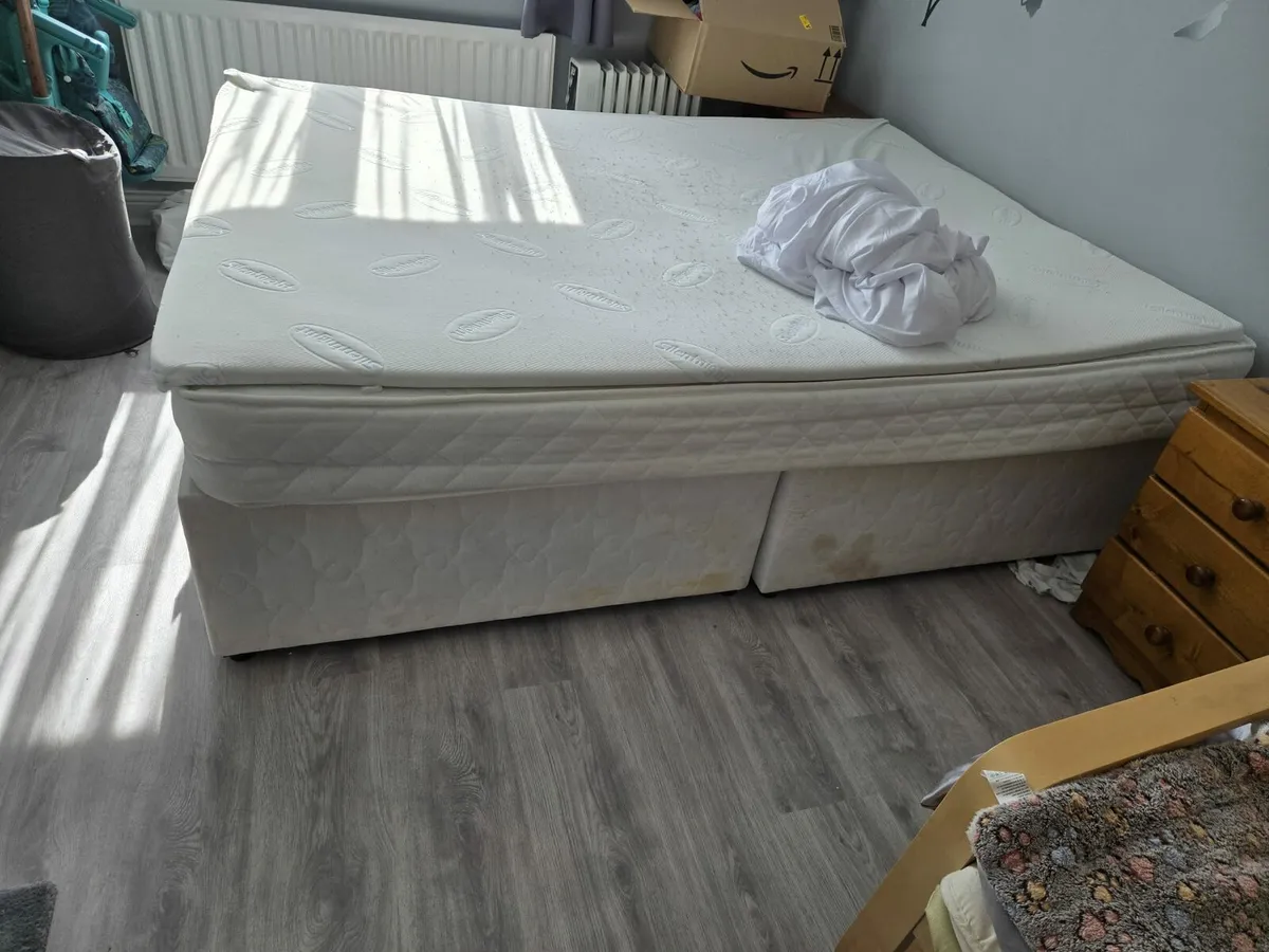 King bed mattress and base - Image 2