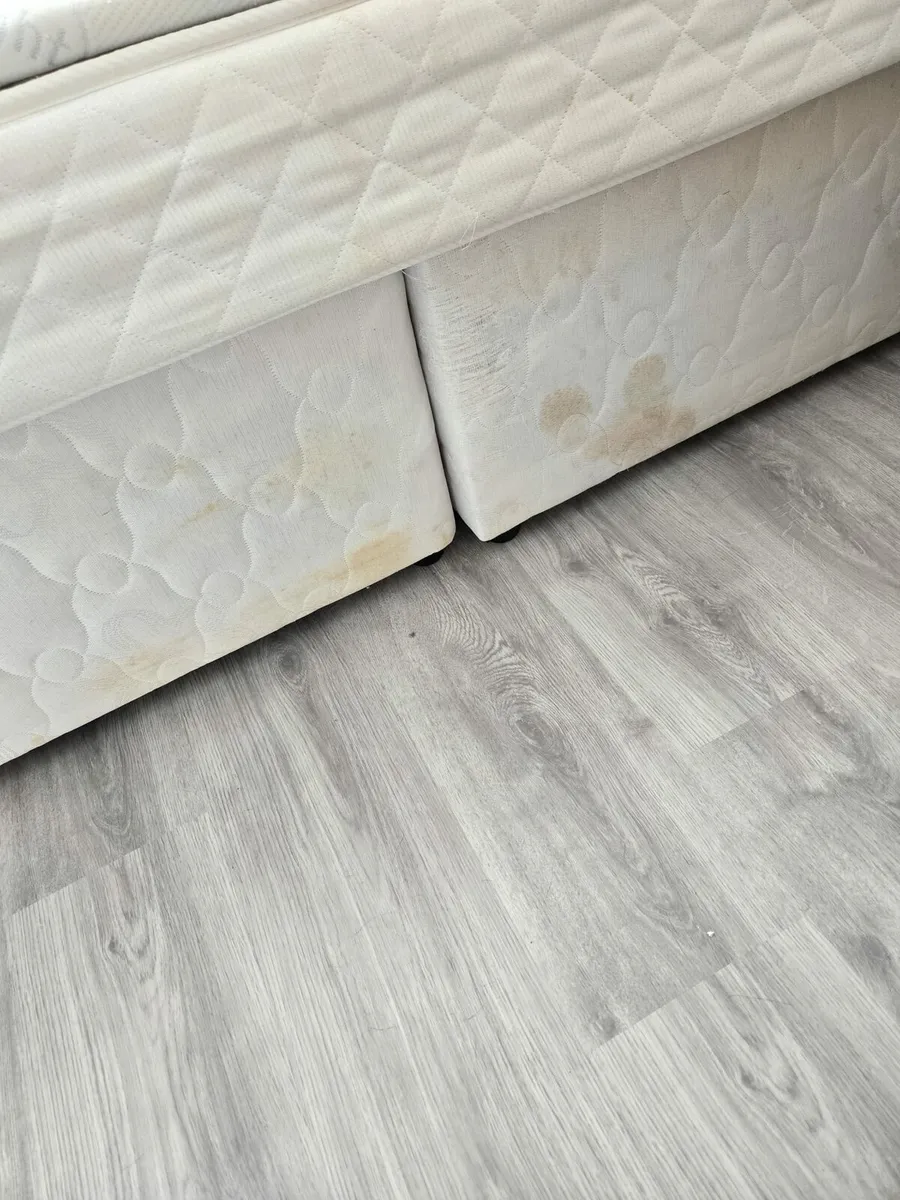King bed mattress and base - Image 4