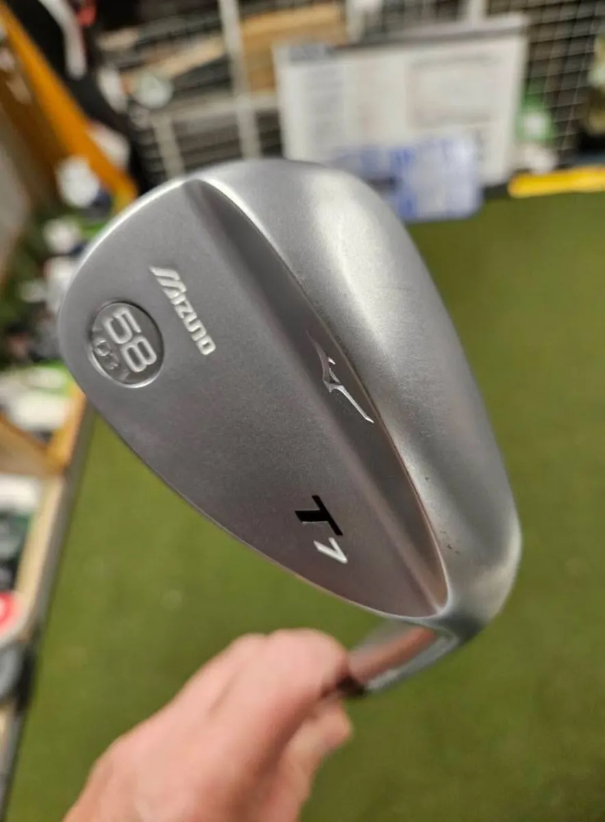 Like New Mizuno T7 - Image 2