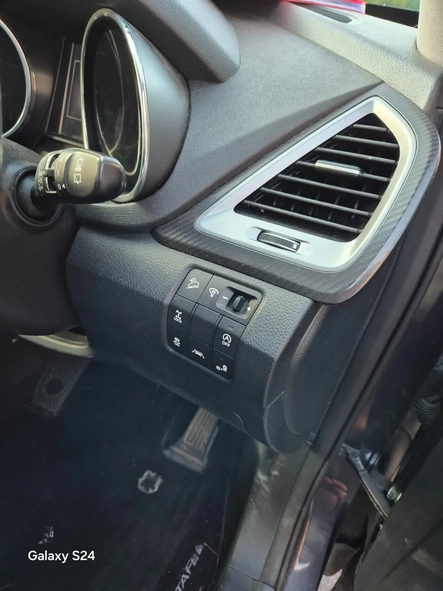 Hyundai Santa Fe 2016 - Image 3