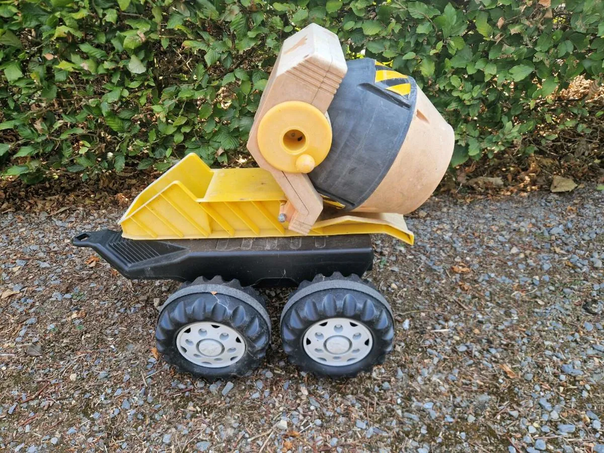 Cement mixer for kids ride on tractor - Image 1