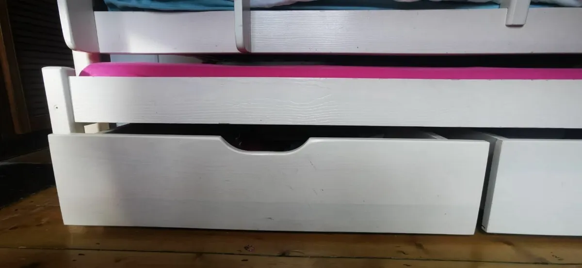 Bunk bed that saves you extra space - Image 2