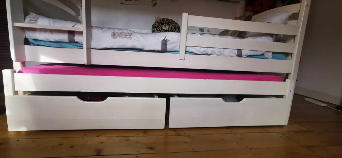 Bunk bed that saves you extra space - Image 3