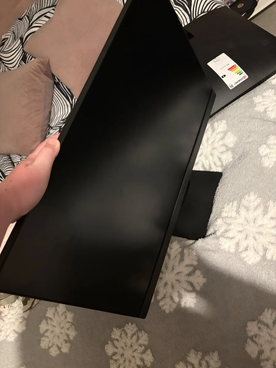 HUGE DISCOUNT Monitor keyboard and mousepad - Image 3
