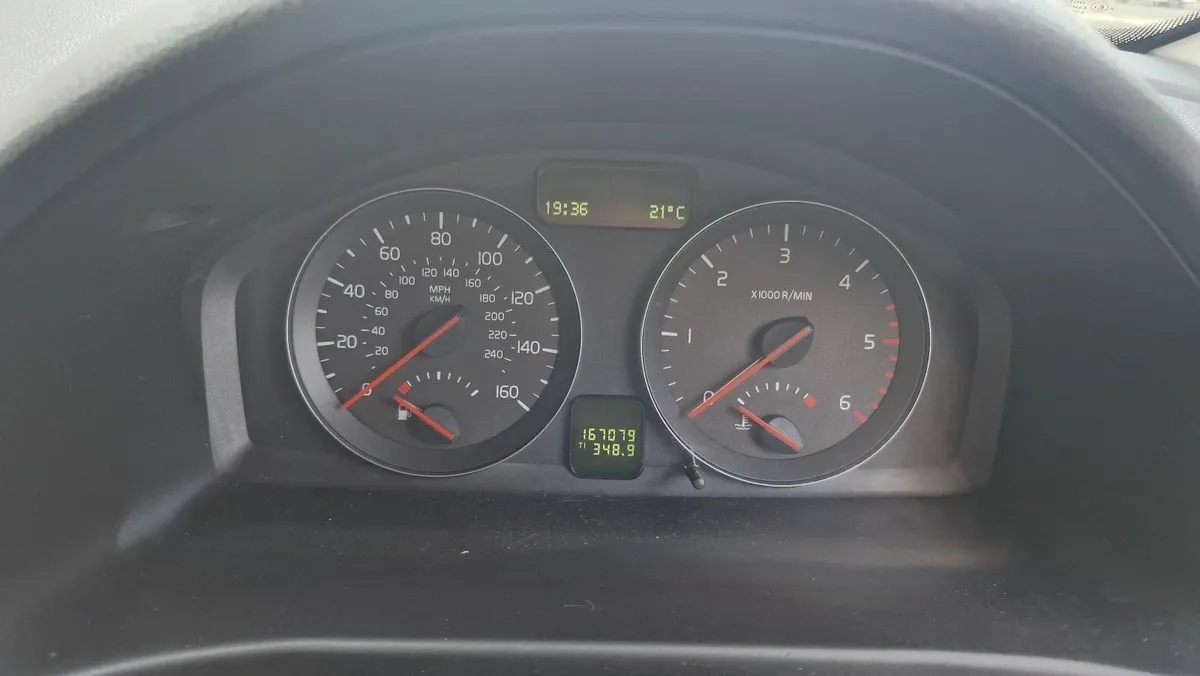 Volvo S40 2010 - Image 2