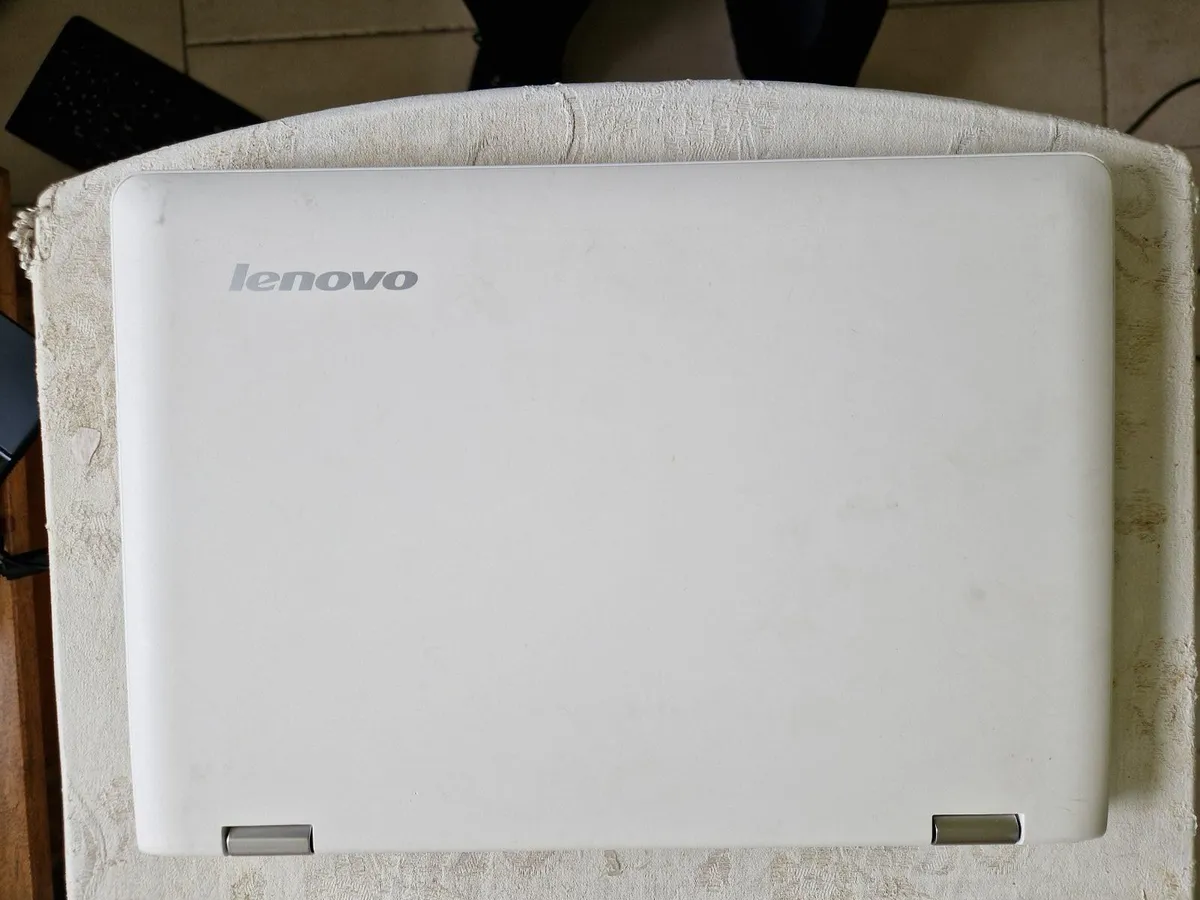 Lenovo Yoga 300-11IBR, 4GB RAM, Windows 10 Home - Image 3