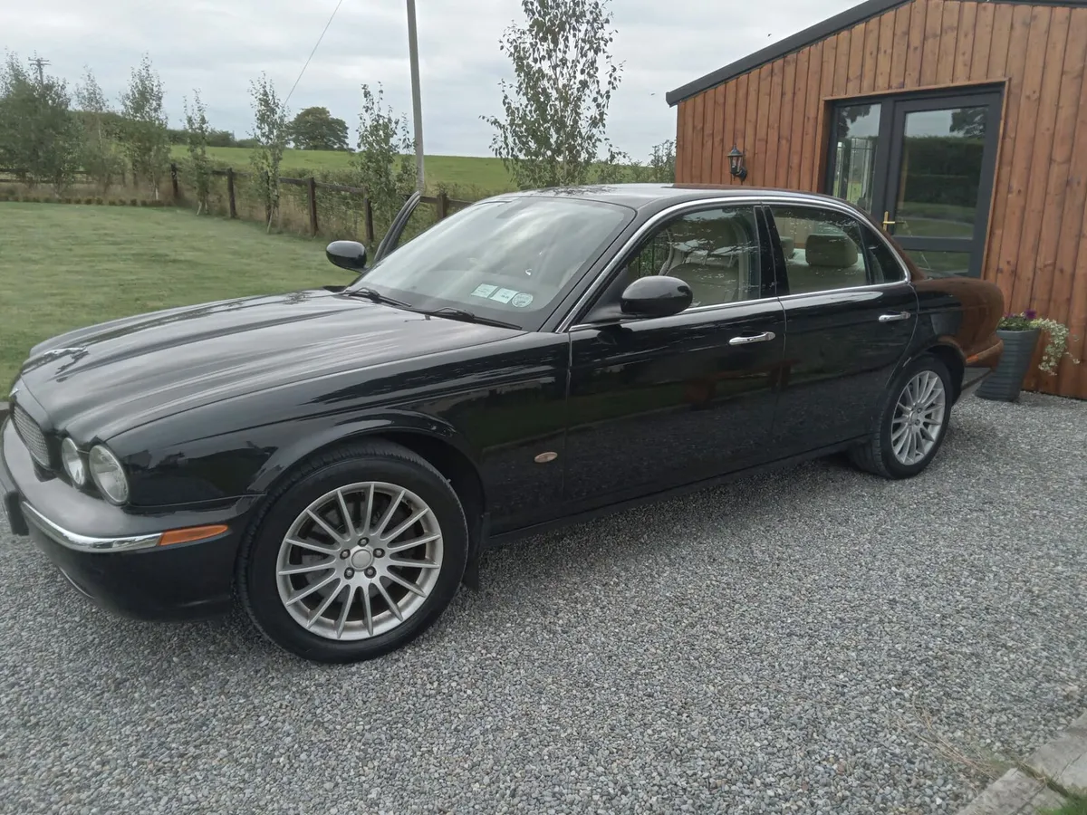 Jaguar XJ - Image 3