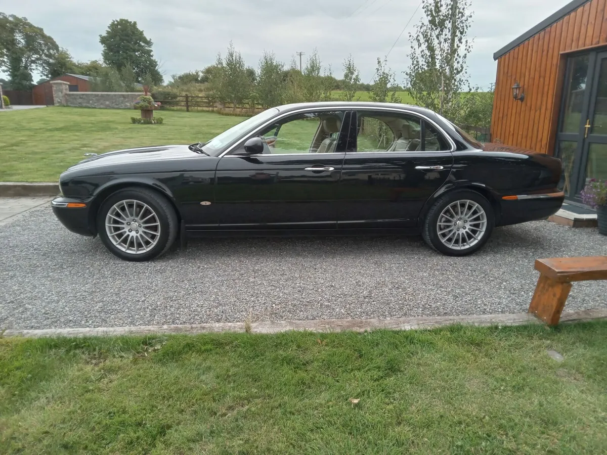 Jaguar XJ - Image 4