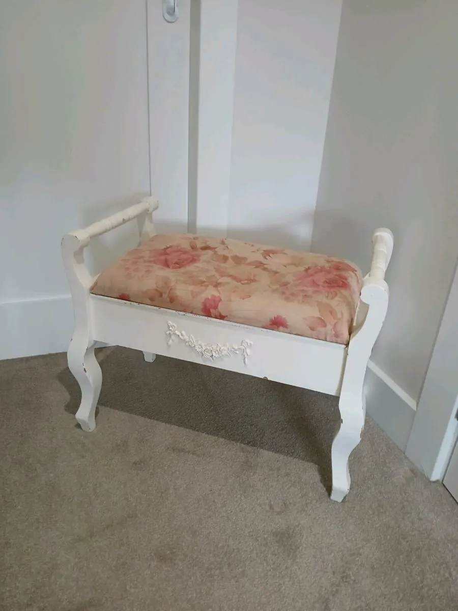 Vanity stool - Image 1