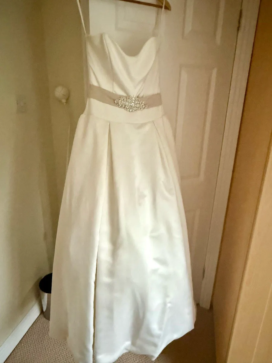 Wedding Dress and Veil - Image 2