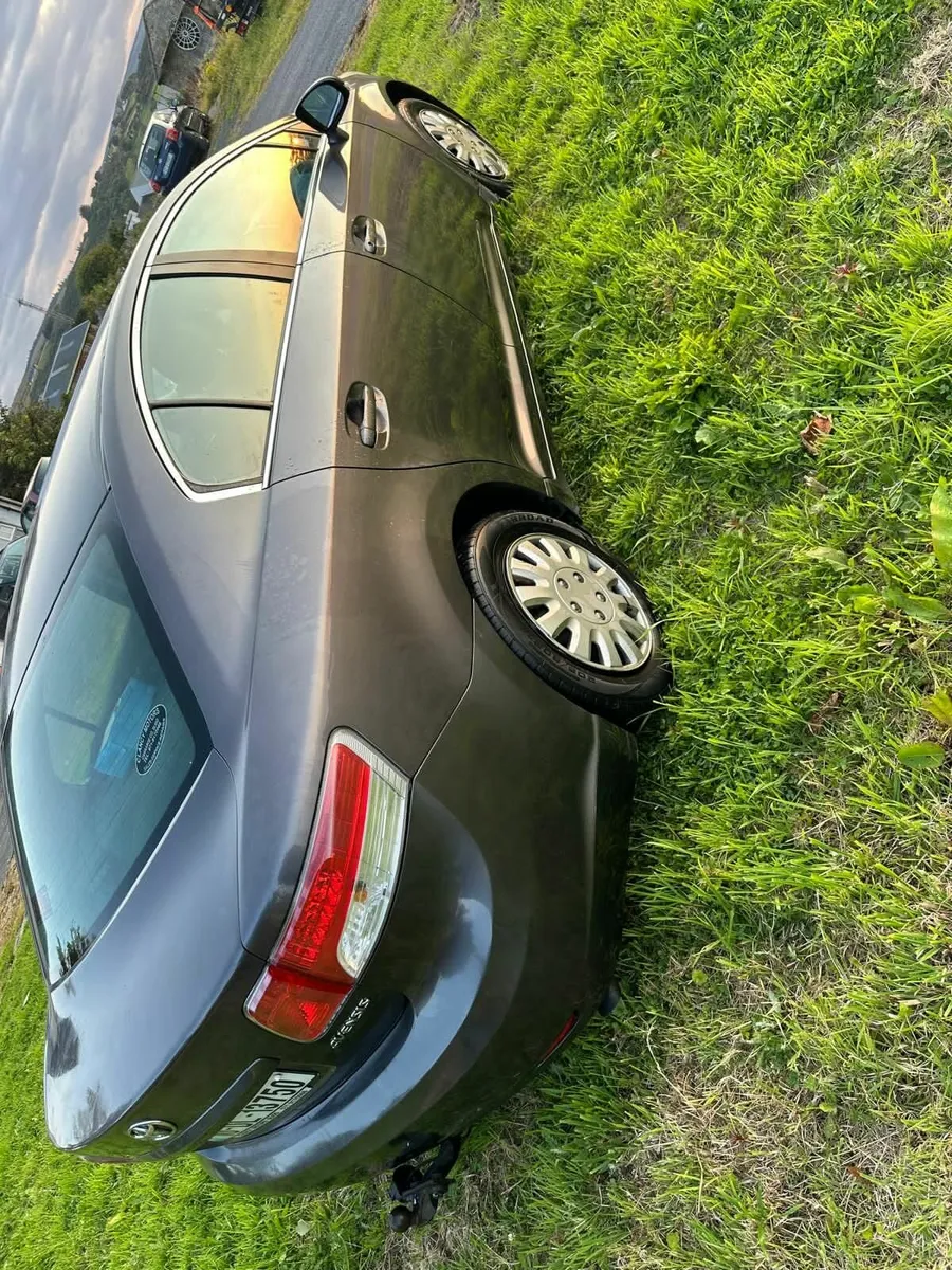 Toyota Avensis 2010 - Image 4