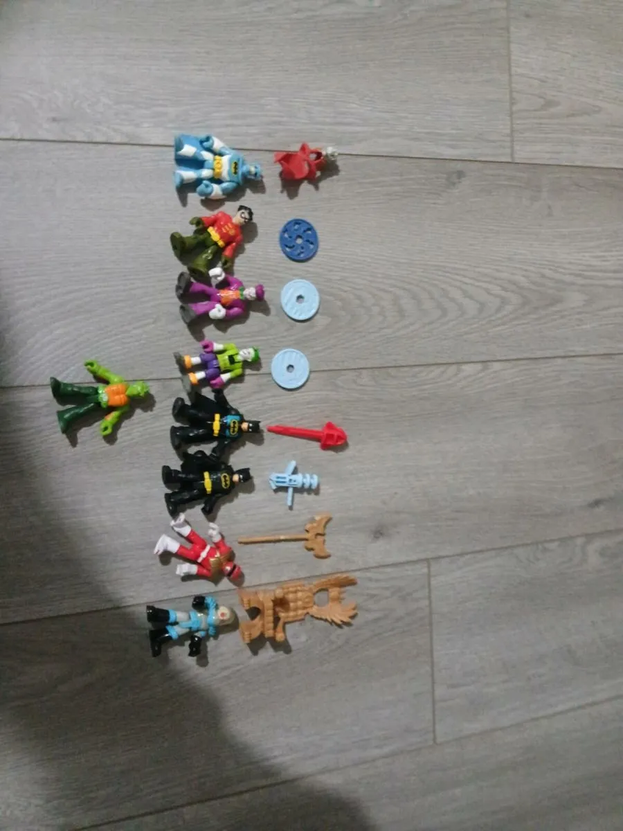 Imaginext toy assortment - Image 3
