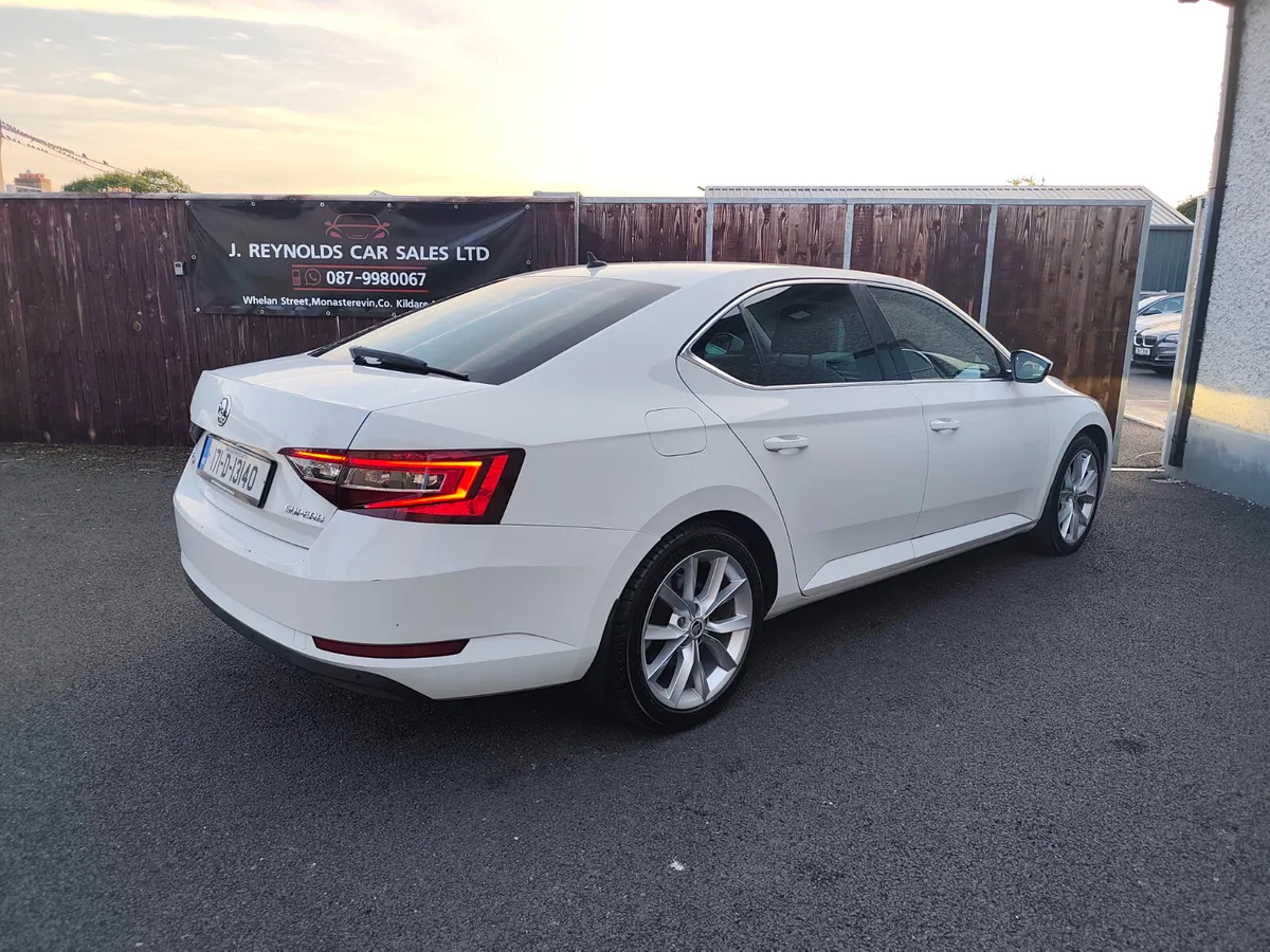 Skoda Superb 2.0 TDI 150 bhp big spec leather - Image 2