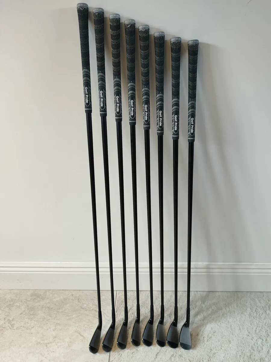 Mizuno Pro 225 - Black Edition - Image 1