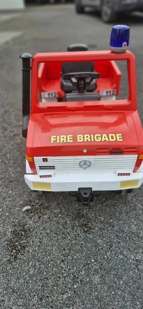 Rolly Fire Engine with water tanker and winch. - Image 4