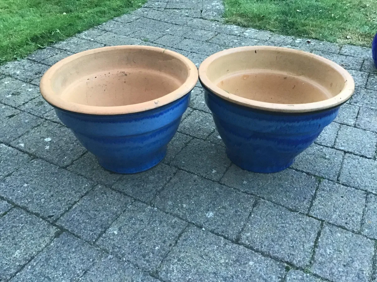 Two Ceramic Flower pots - Image 1