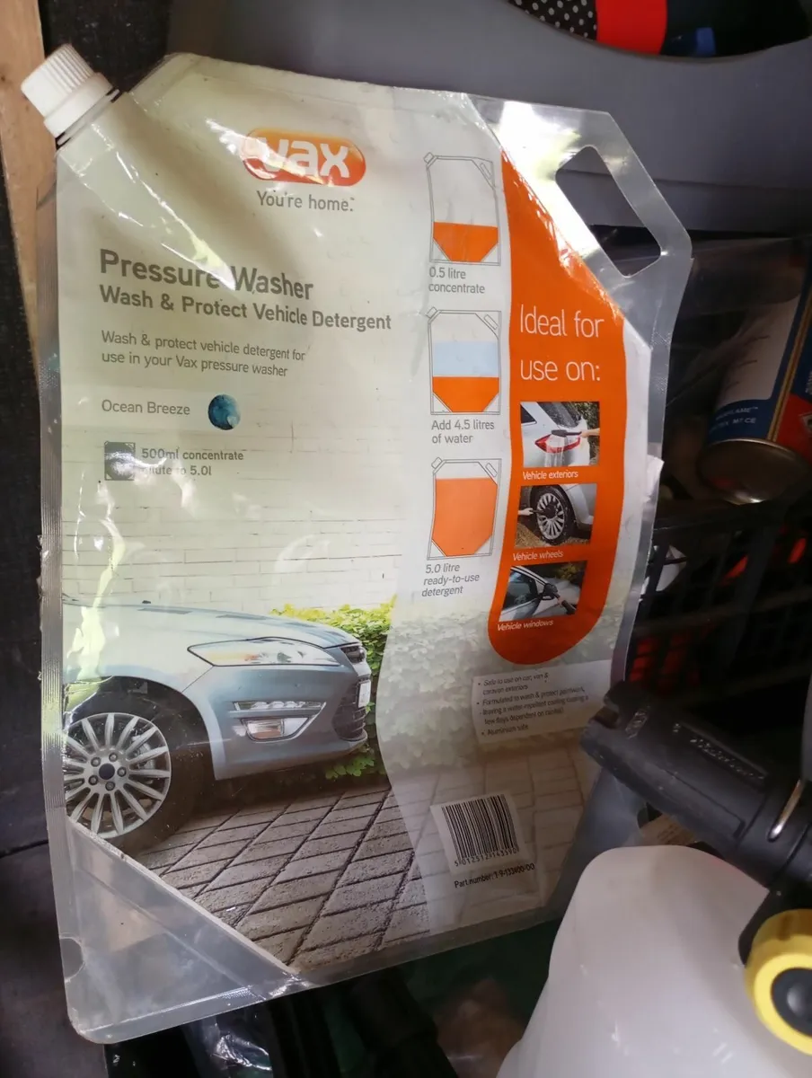Vax pressure washer and garden hose - Image 2