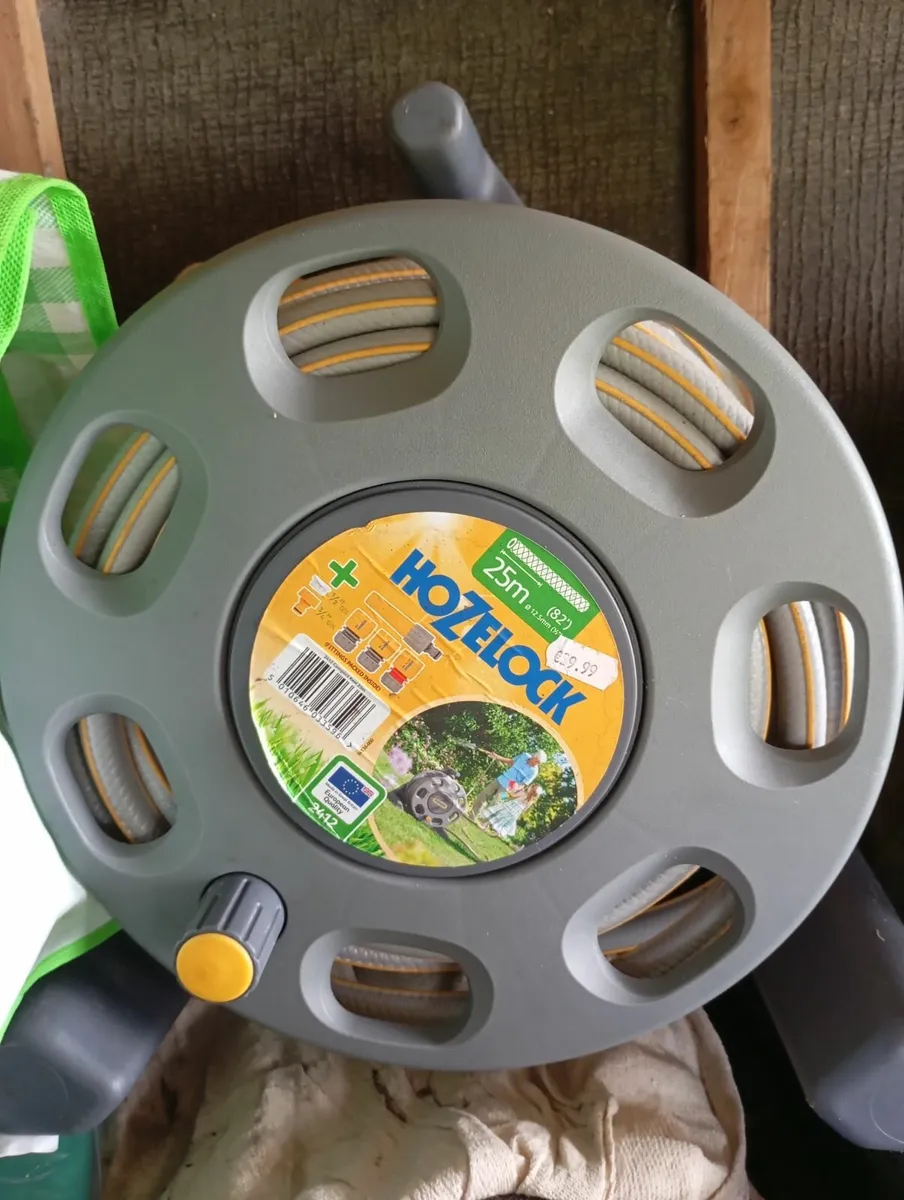 Vax pressure washer and garden hose - Image 4