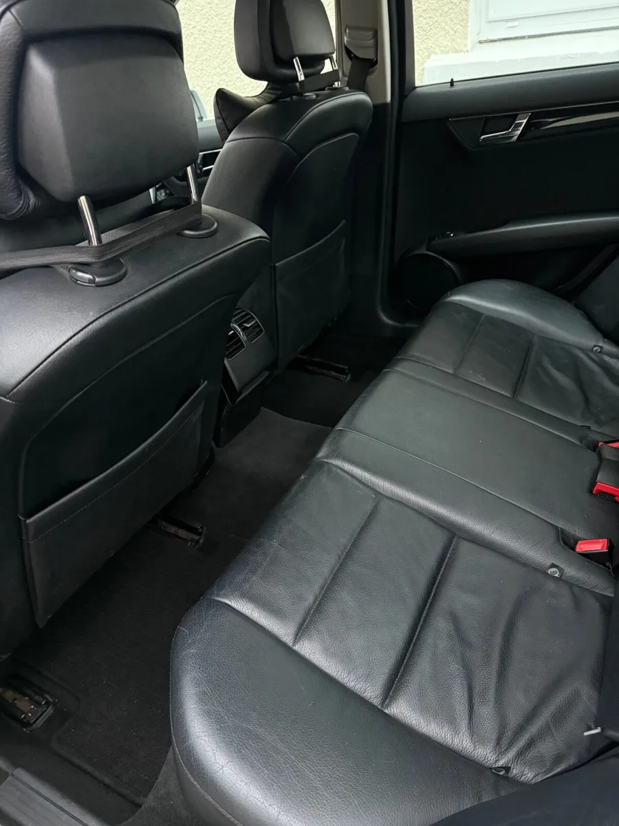 Mercedes-Benz C-Class 2010 Automatic - Image 3