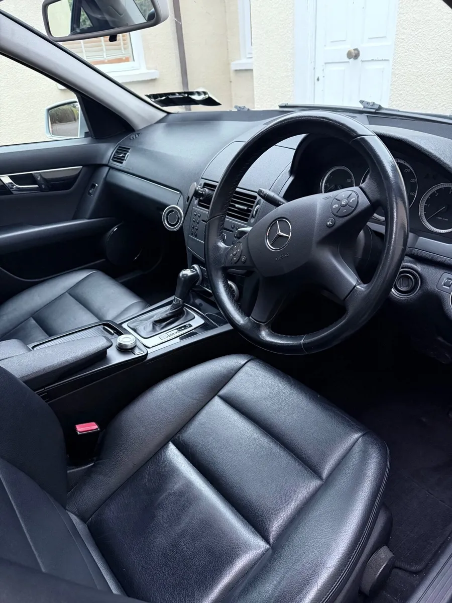 Mercedes-Benz C-Class 2010 Automatic - Image 4