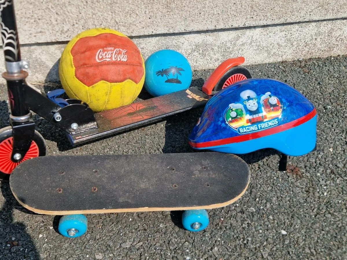 Kids scooter & accessories bundle - Image 2