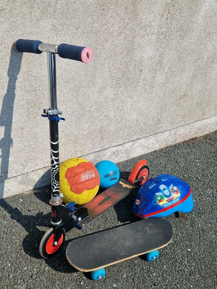 Kids scooter & accessories bundle - Image 3