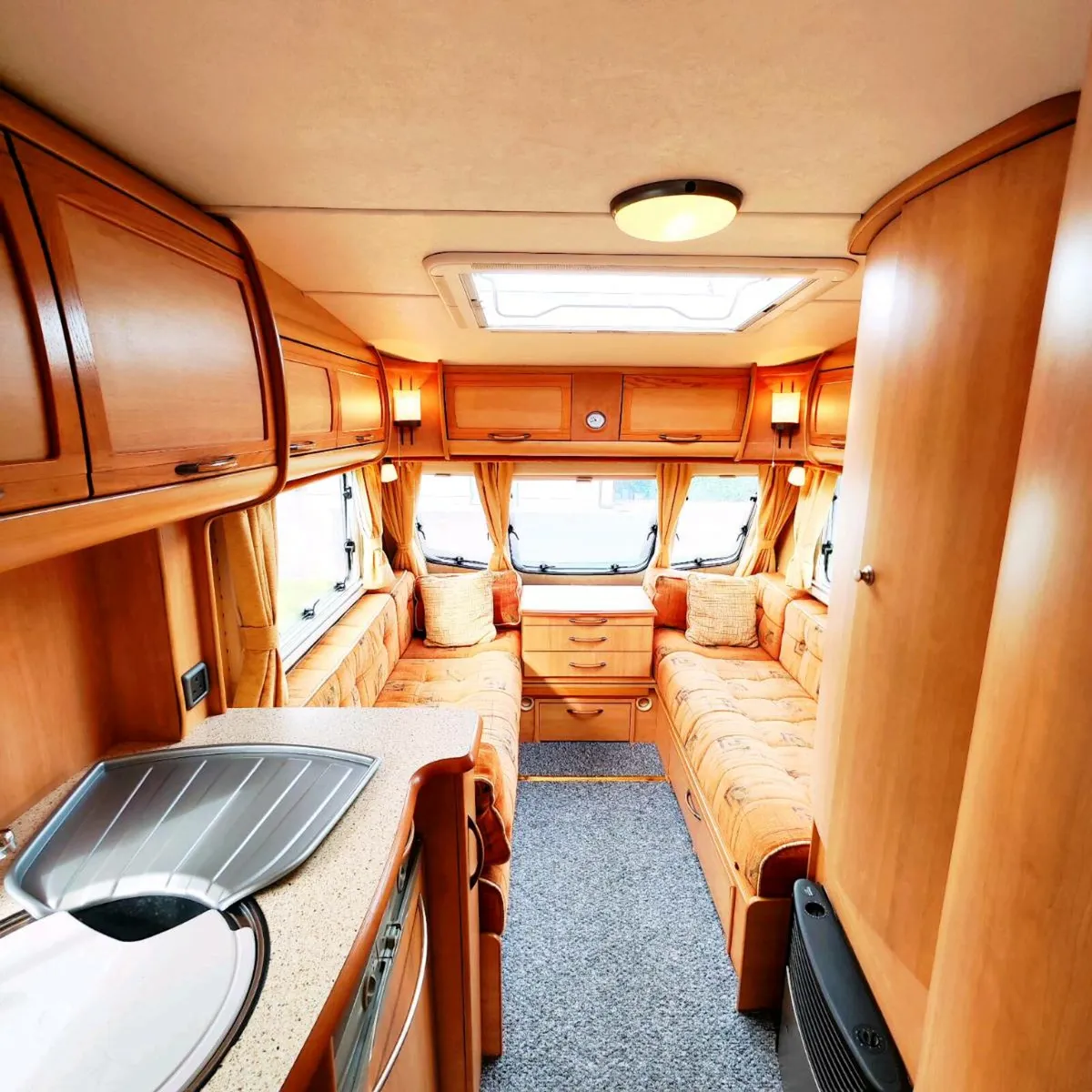 Swift Ace Award Nightstar 5-6 berth - Image 4