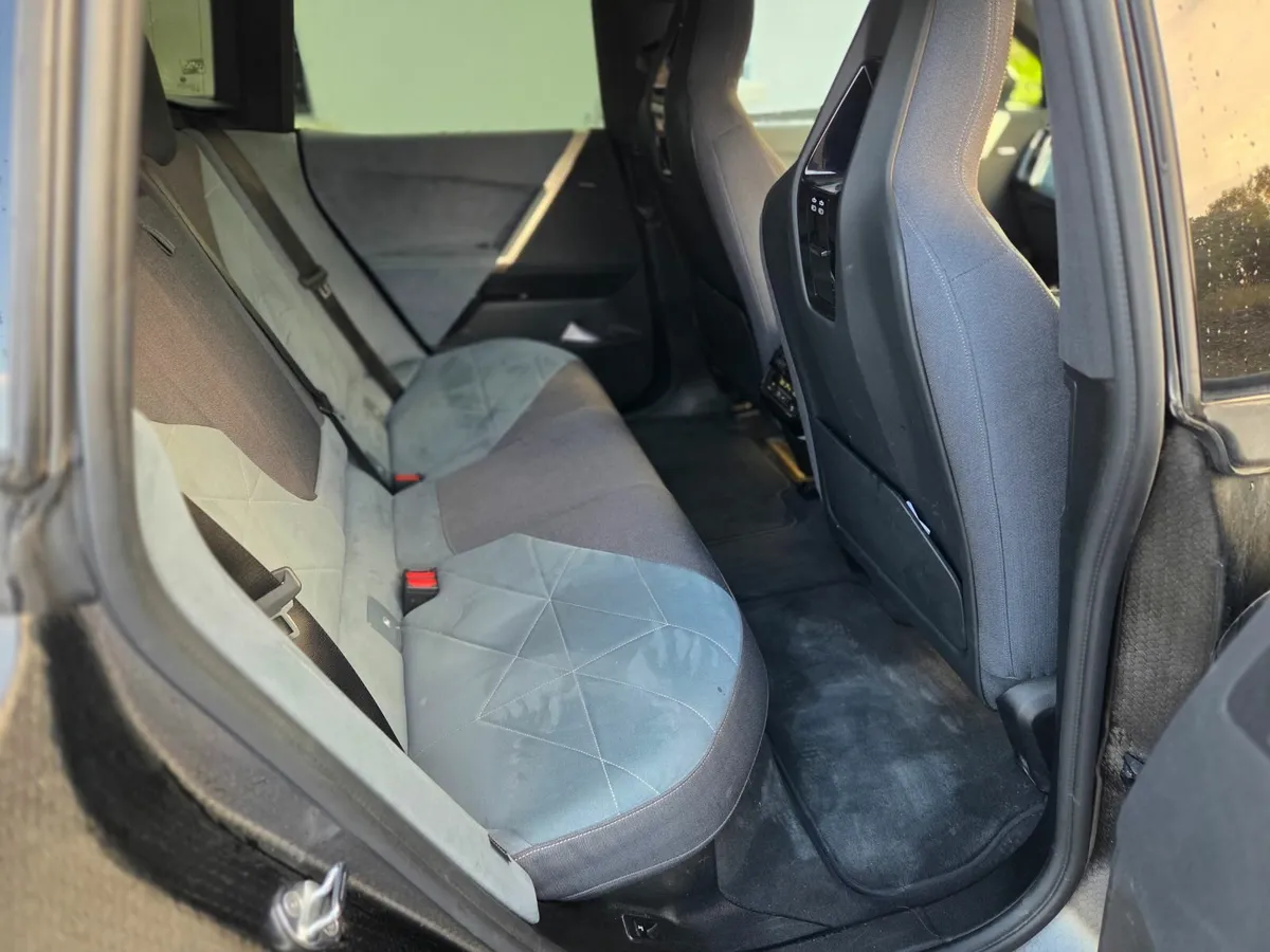 BMW iX 2021 - Image 2
