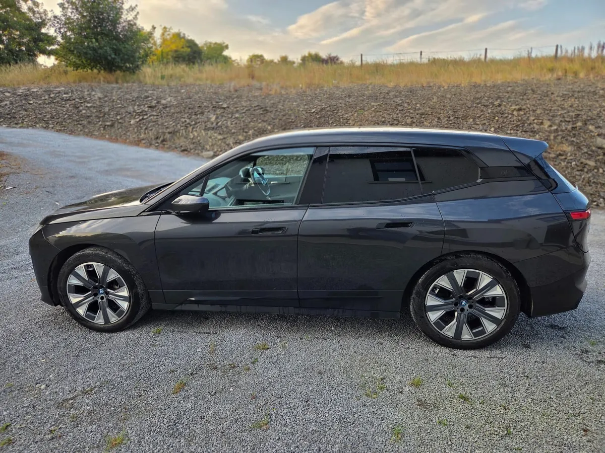 BMW iX 2021 - Image 3