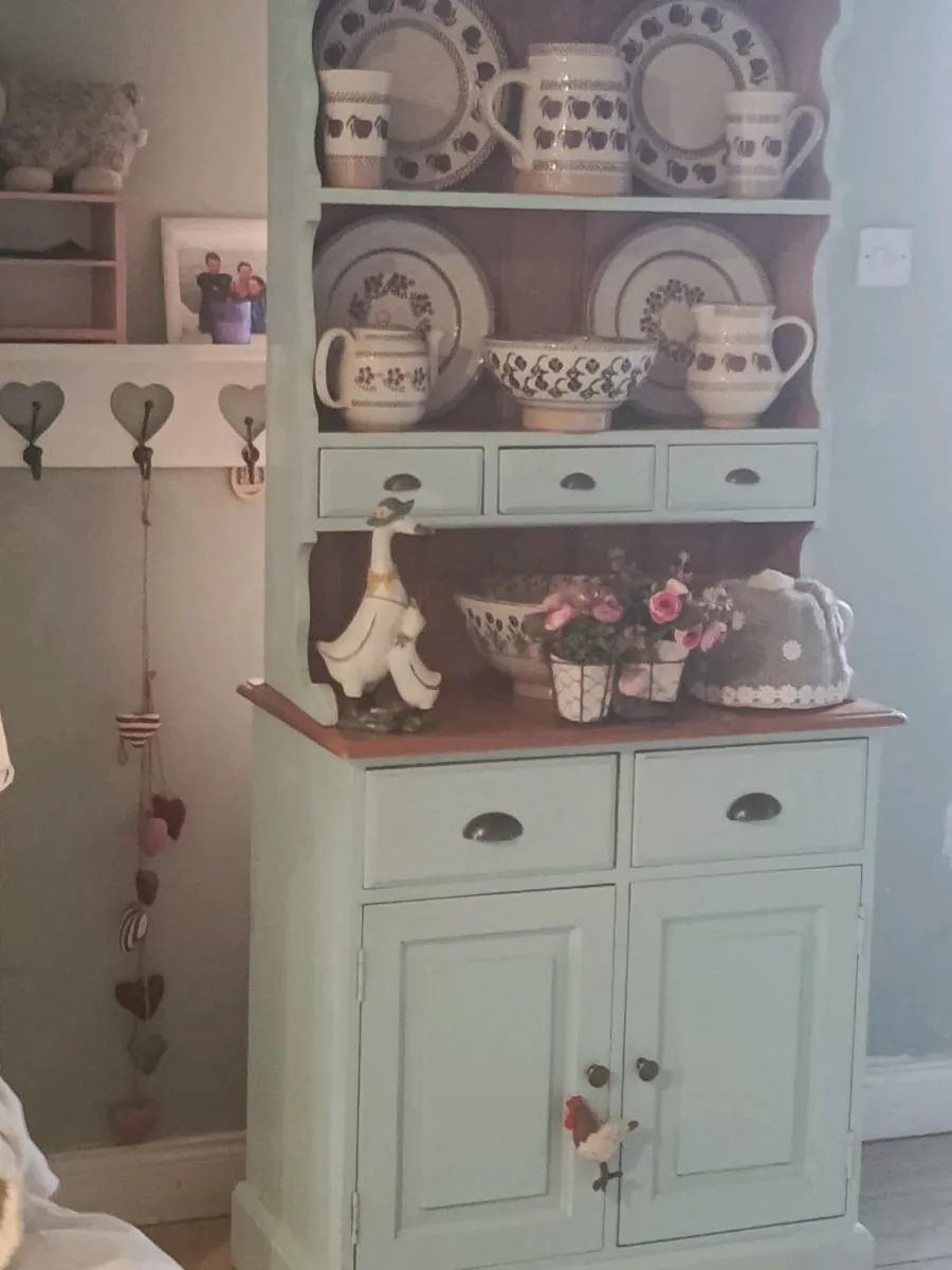 Solid kitchen dresser delivery arranged - Image 1