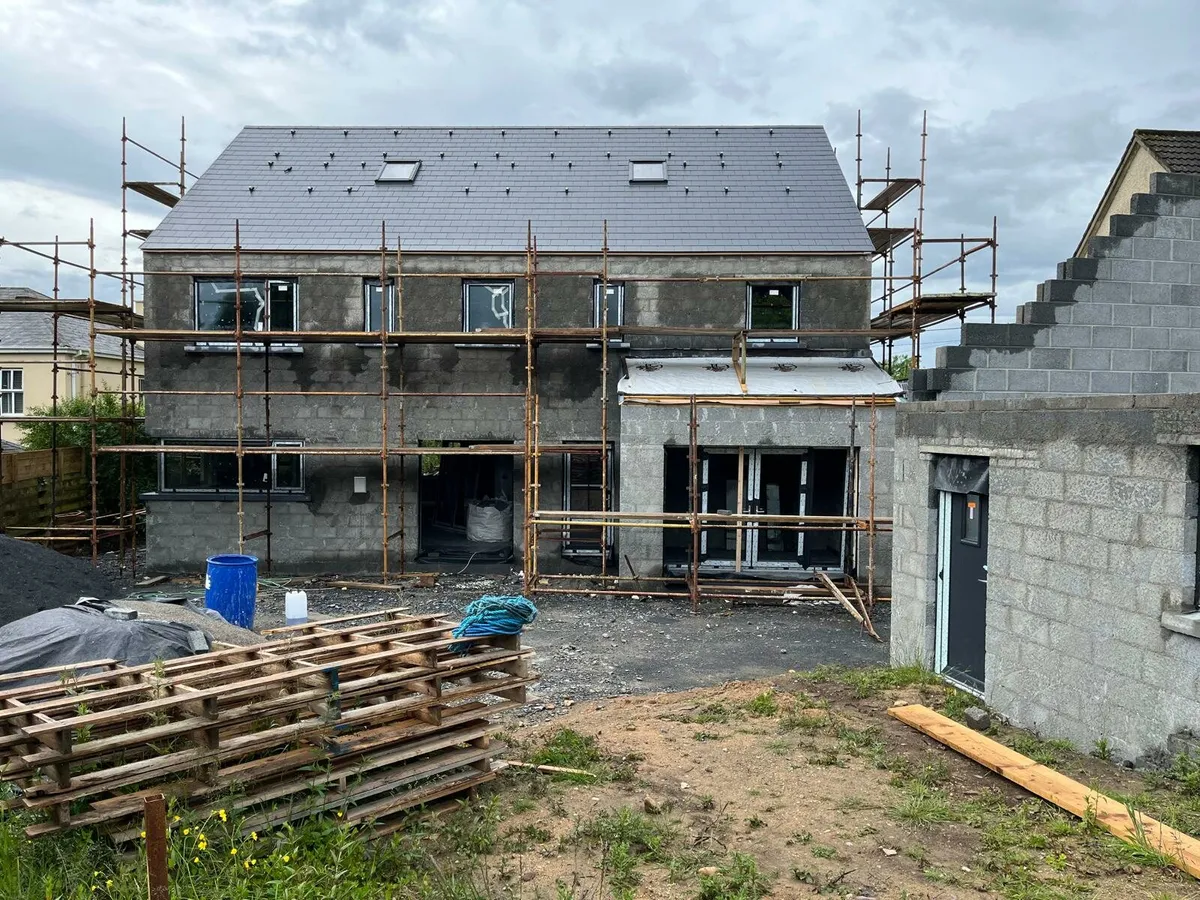 Scaffolding for house up to 3000 sq feet - Image 3
