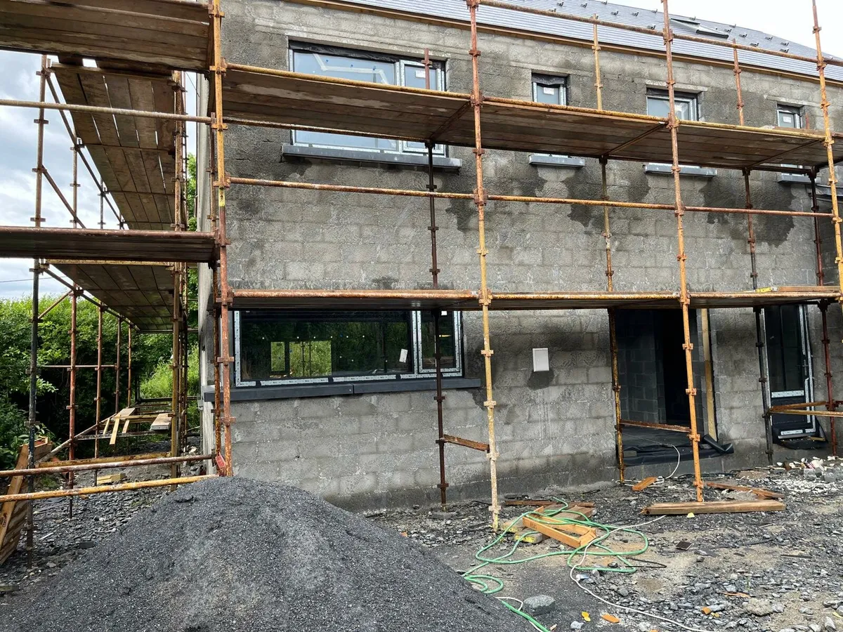 Scaffolding for house up to 3000 sq feet - Image 4