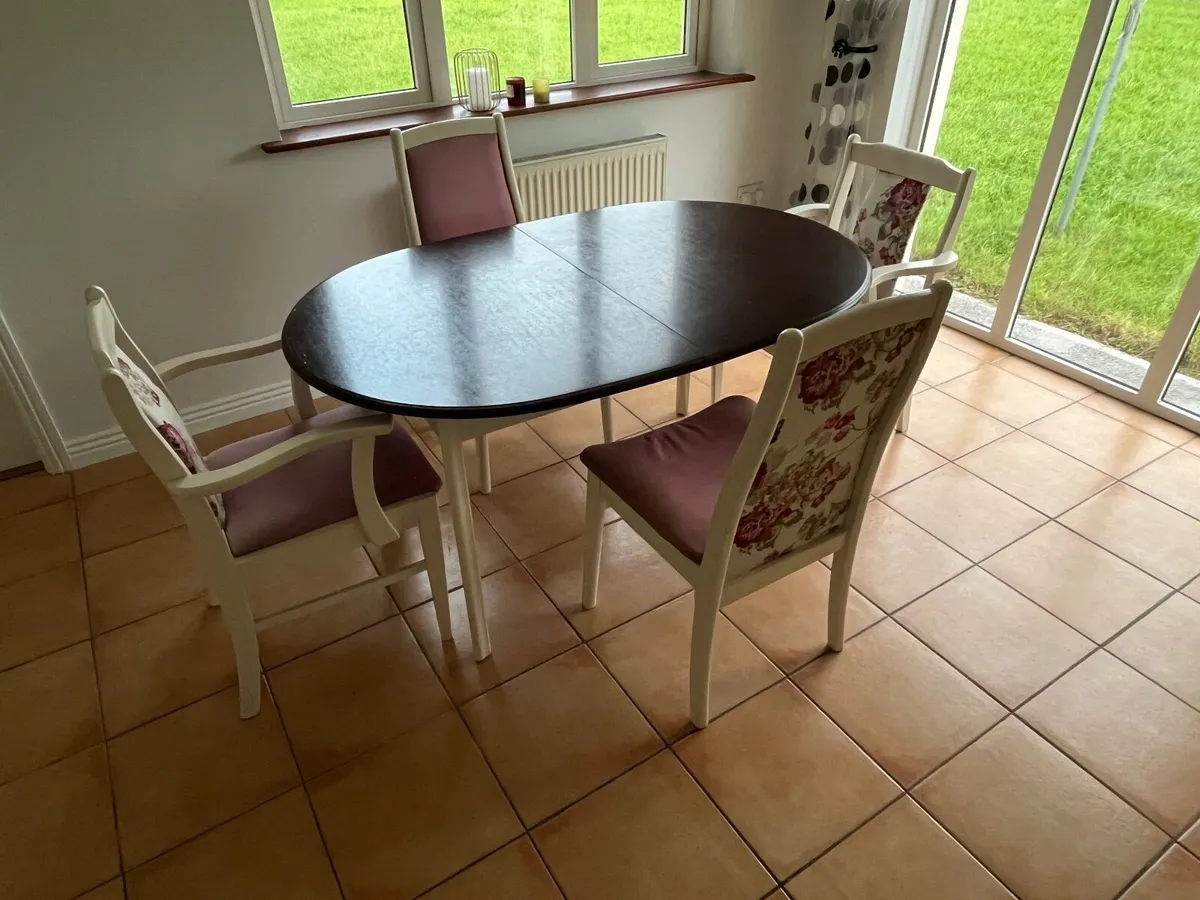 Table and Chairs - Image 3