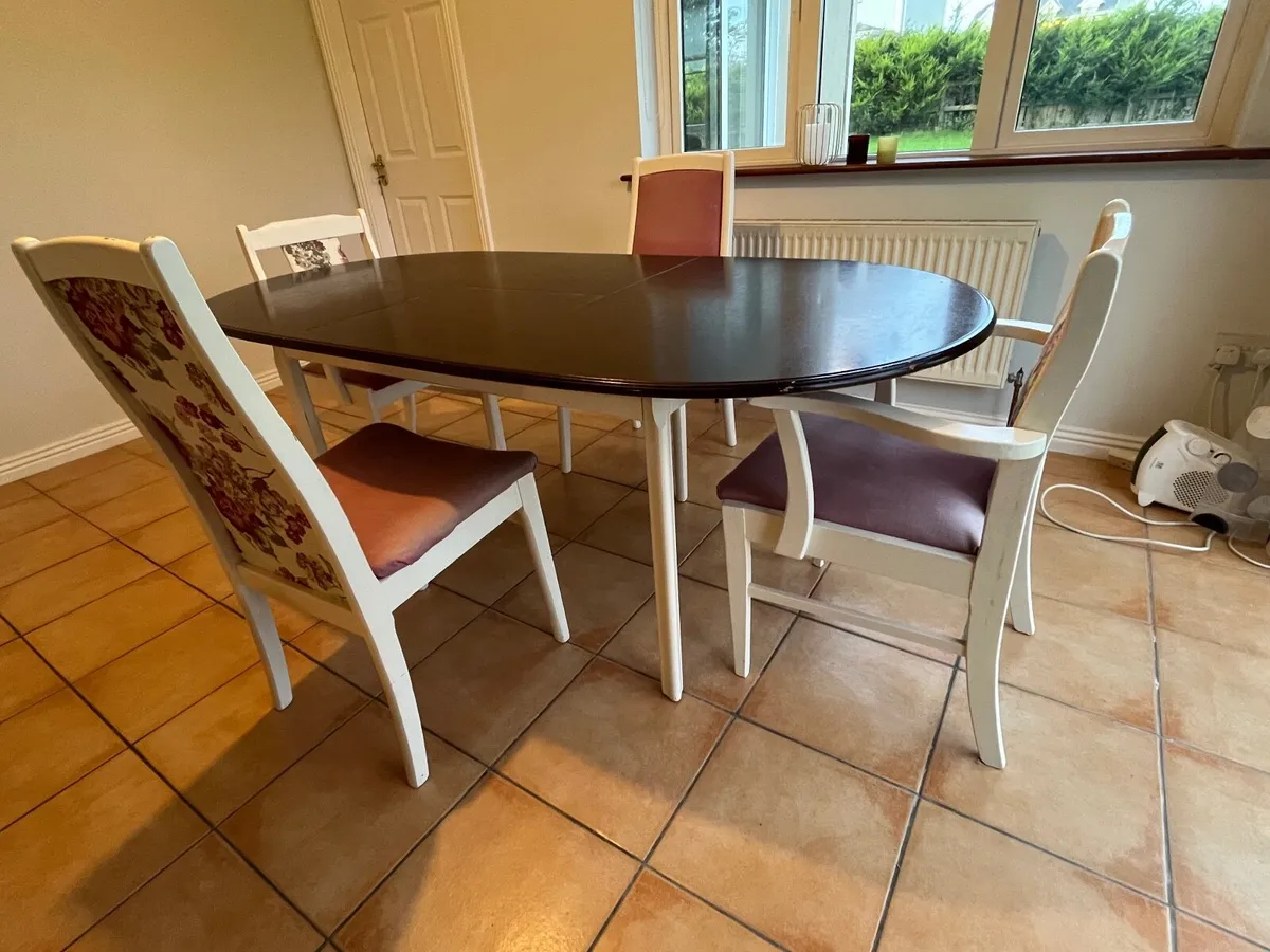 Table and Chairs - Image 1