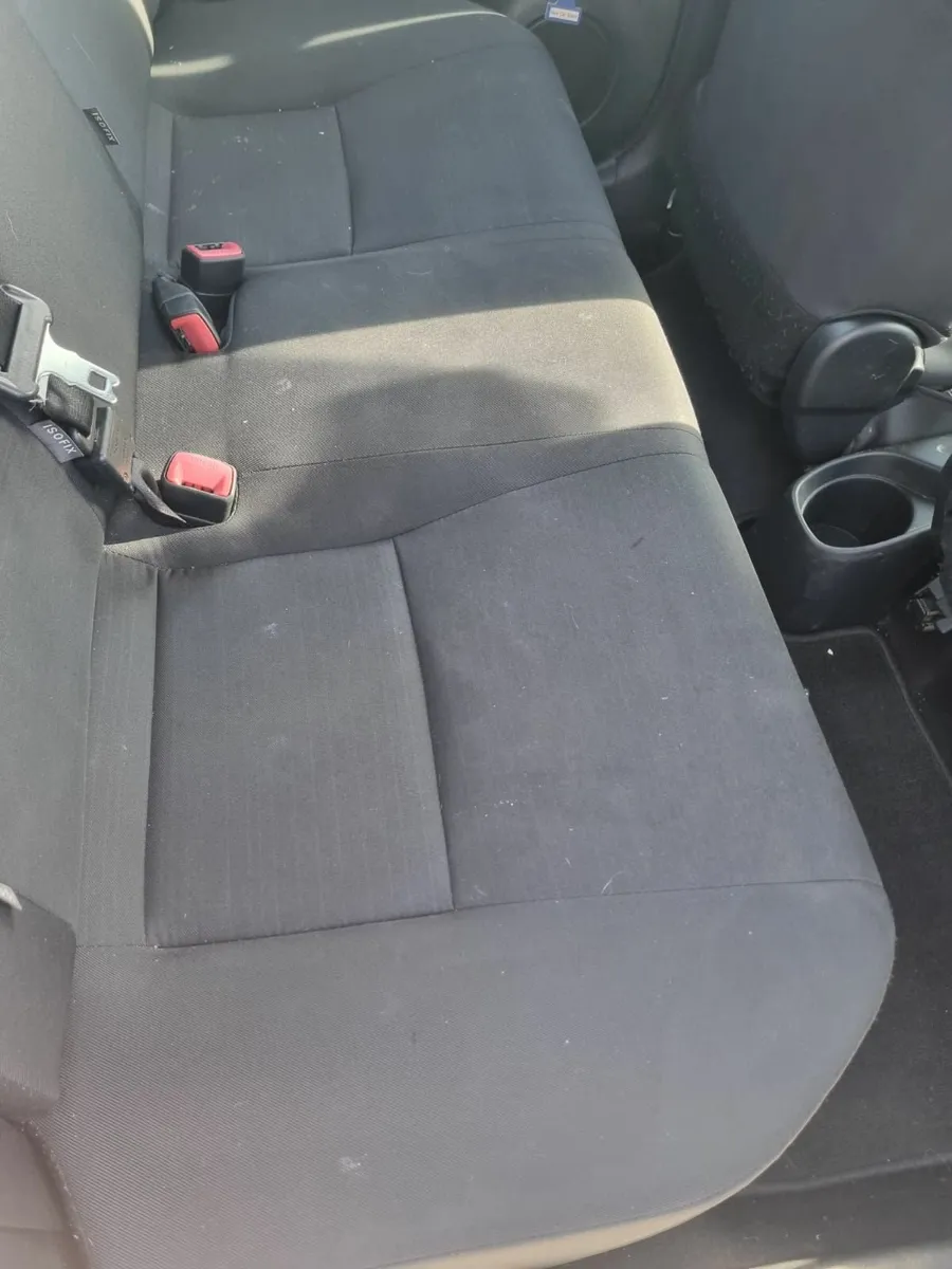 Toyota Yaris 2016 - Image 2