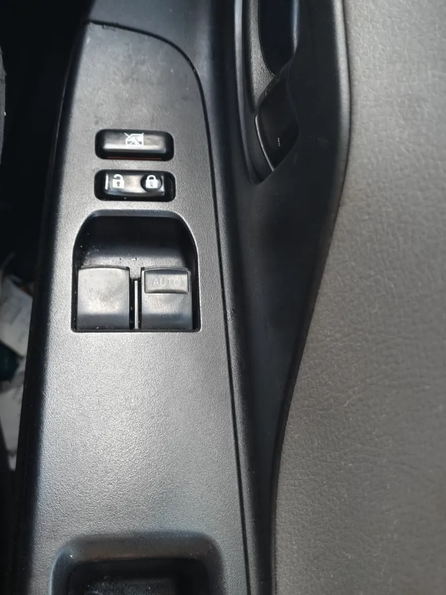 Toyota Yaris 2016 - Image 4